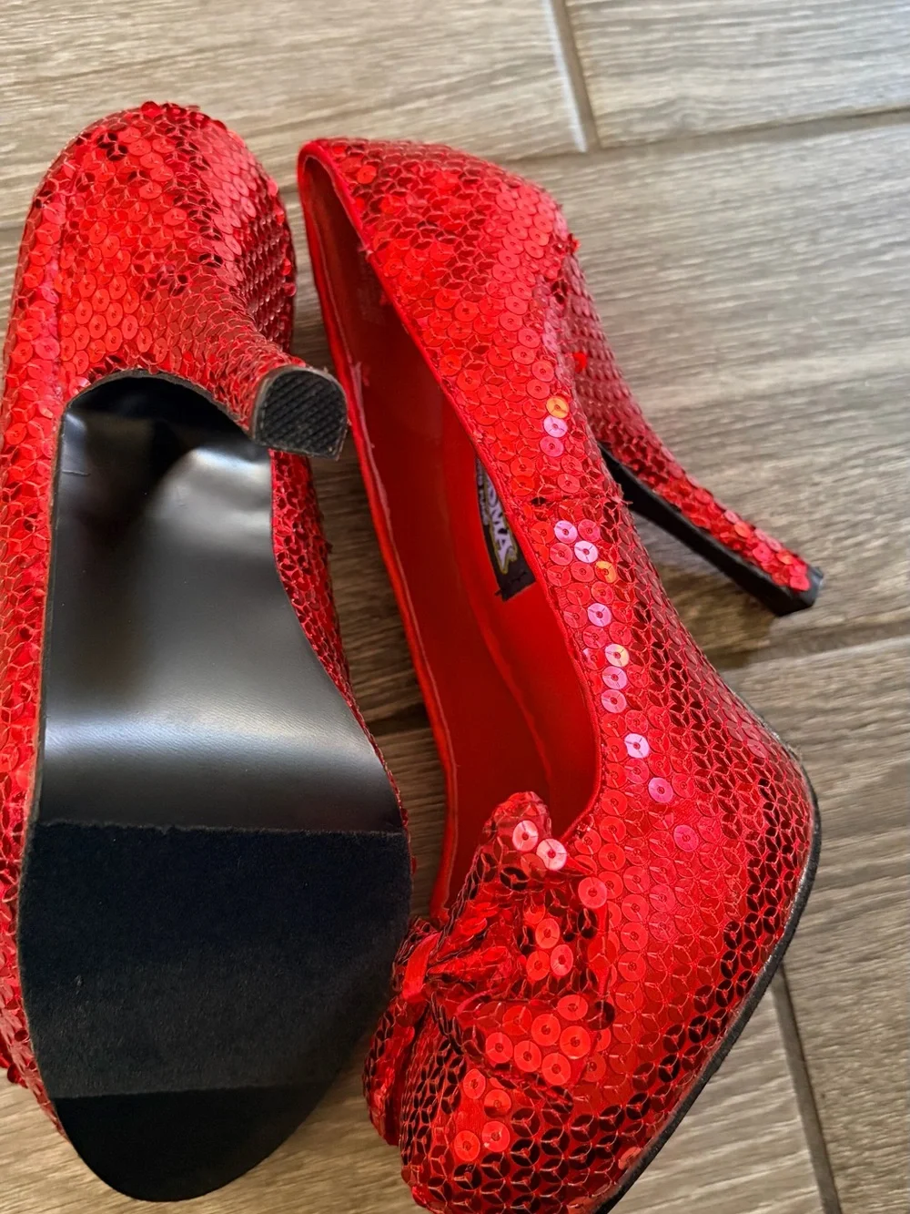 Sparkling Red Sequin Bow Pumps / Heels — Women's Size 9